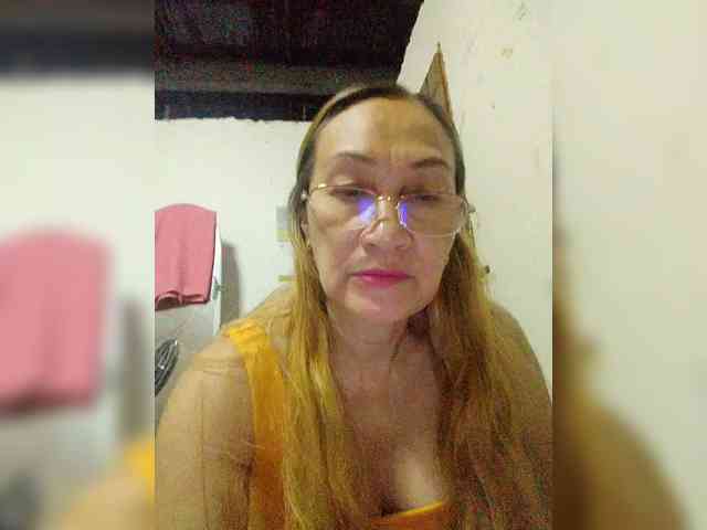cherrywhite03 webcam