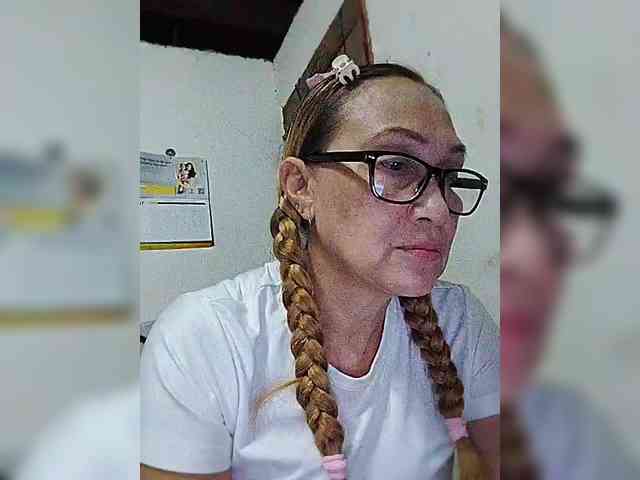 cherrywhite03 webcam