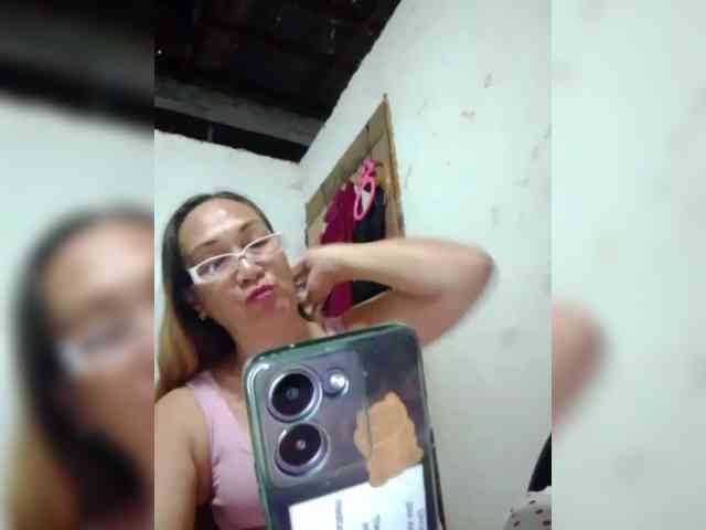 cherrywhite03 webcam