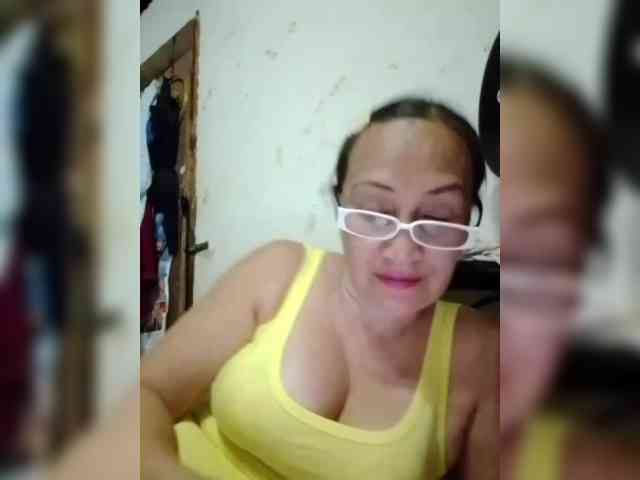 cherrywhite03 webcam