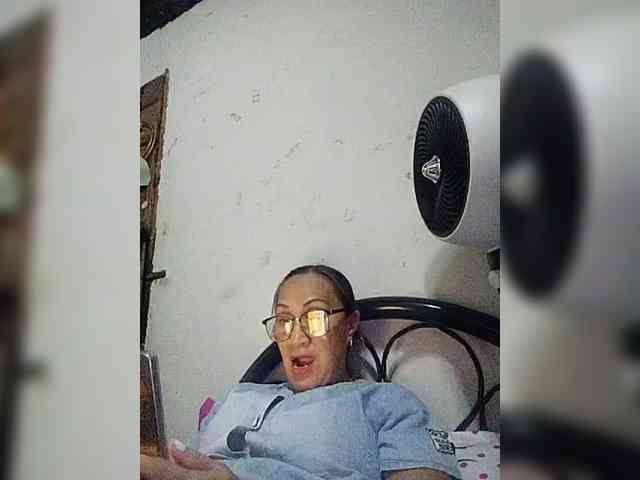 cherrywhite03 webcam