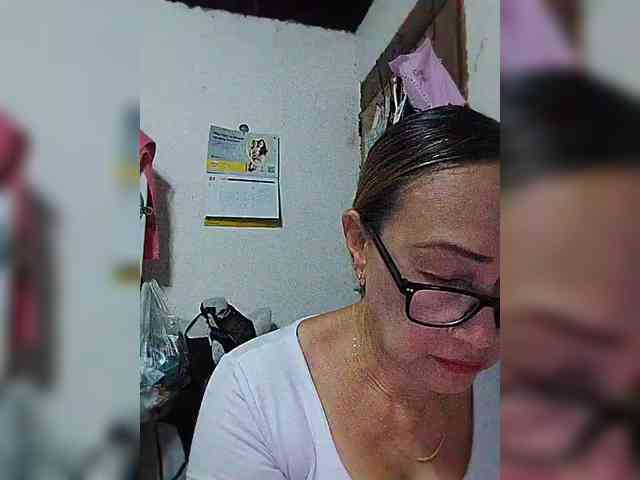 cherrywhite03 webcam