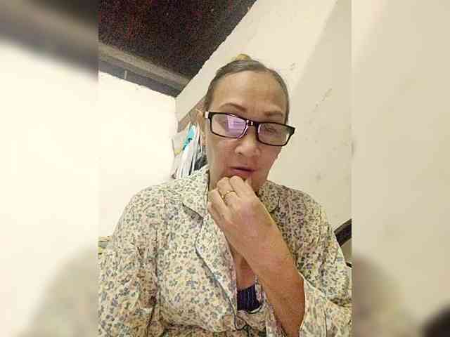 cherrywhite03 webcam