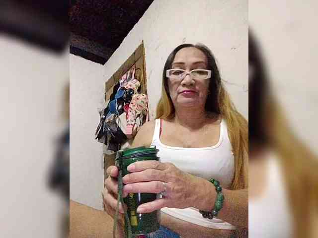 cherrywhite03 webcam