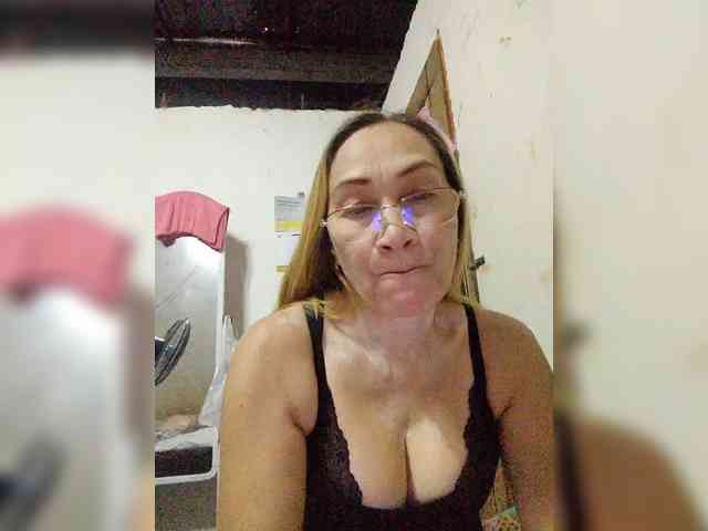 cherrywhite03 webcam