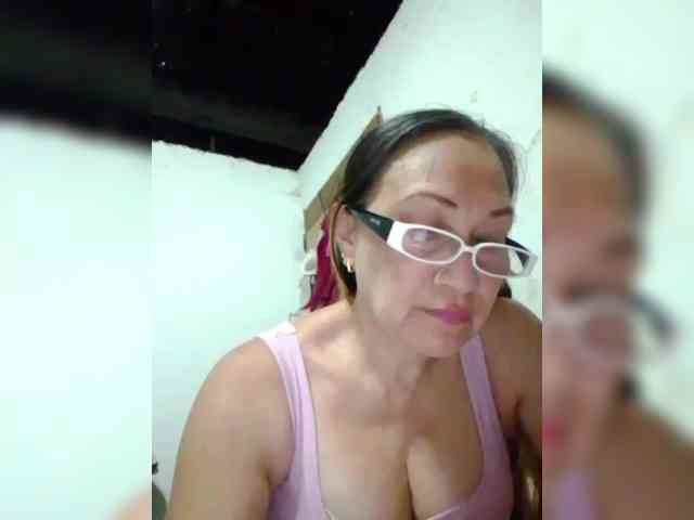 cherrywhite03 webcam