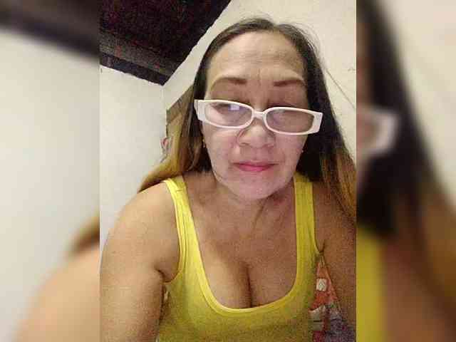 cherrywhite03 webcam