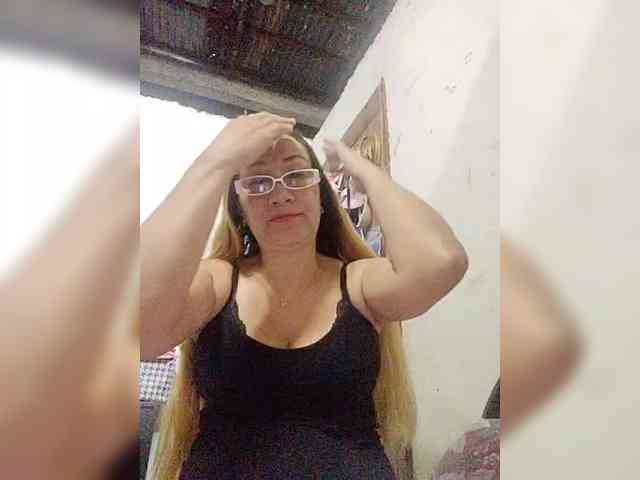 cherrywhite03 webcam