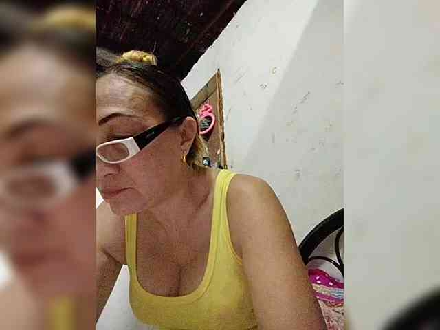 cherrywhite03 webcam