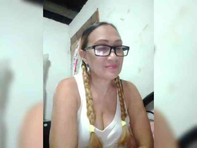 cherrywhite03 webcam