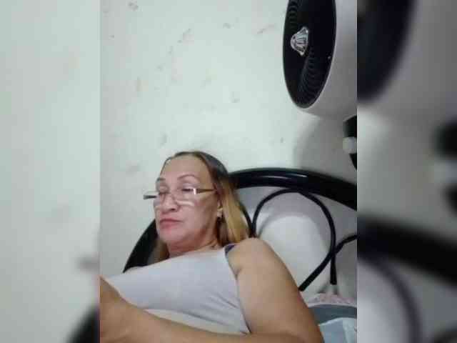 cherrywhite03 webcam