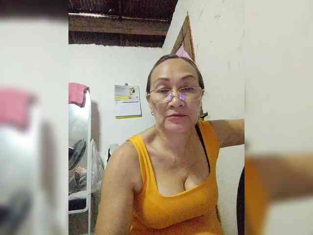 cherrywhite03 webcam