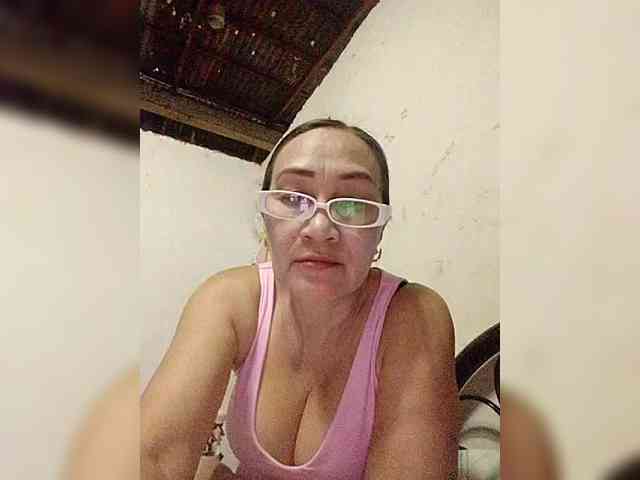 cherrywhite03 webcam