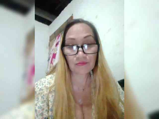 cherrywhite03 webcam
