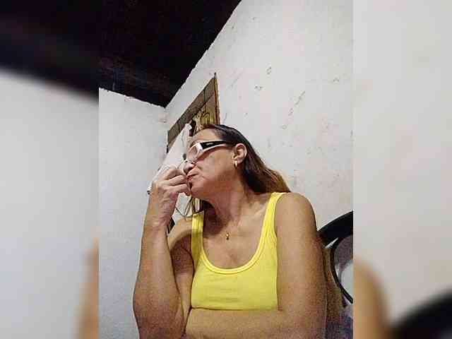 cherrywhite03 webcam