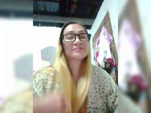 cherrywhite03 webcam