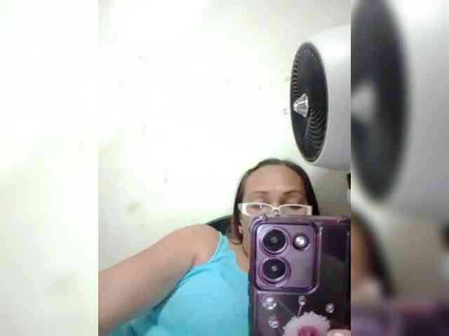 cherrywhite03 webcam