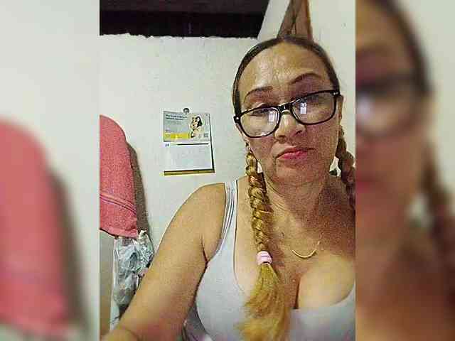 cherrywhite03 webcam