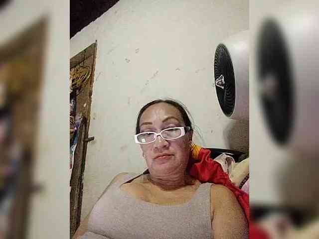 cherrywhite03 webcam