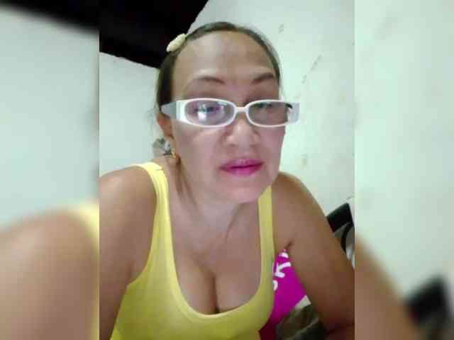 cherrywhite03 webcam