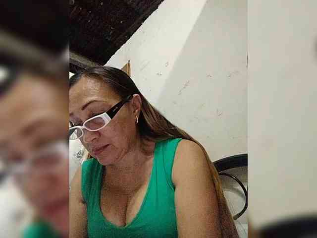 cherrywhite03 webcam