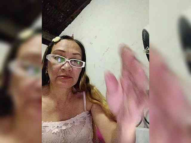 cherrywhite03 webcam