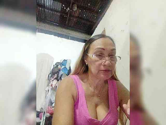 cherrywhite03 webcam