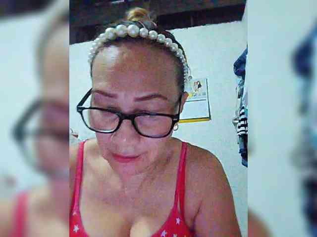 cherrywhite03 webcam