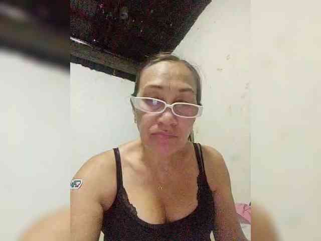 cherrywhite03 webcam