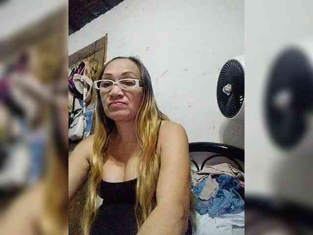 cherrywhite03 webcam