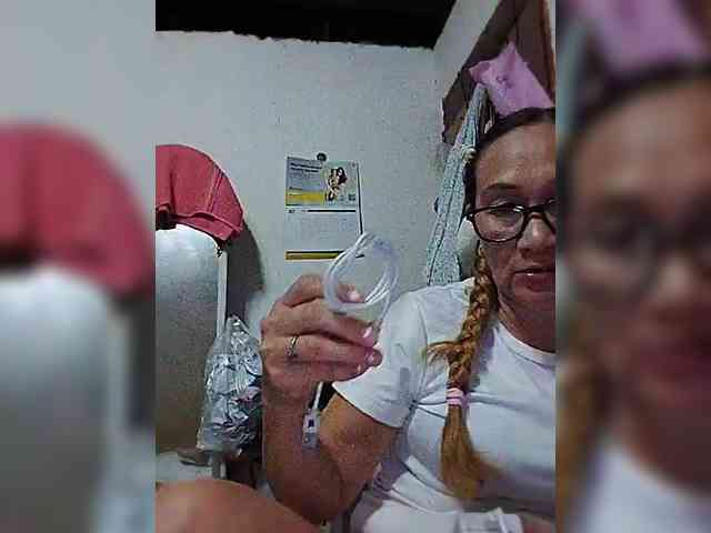 cherrywhite03 webcam