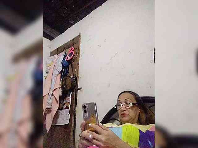 cherrywhite03 webcam