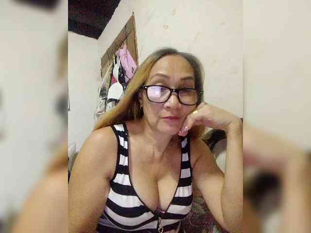 cherrywhite03 webcam