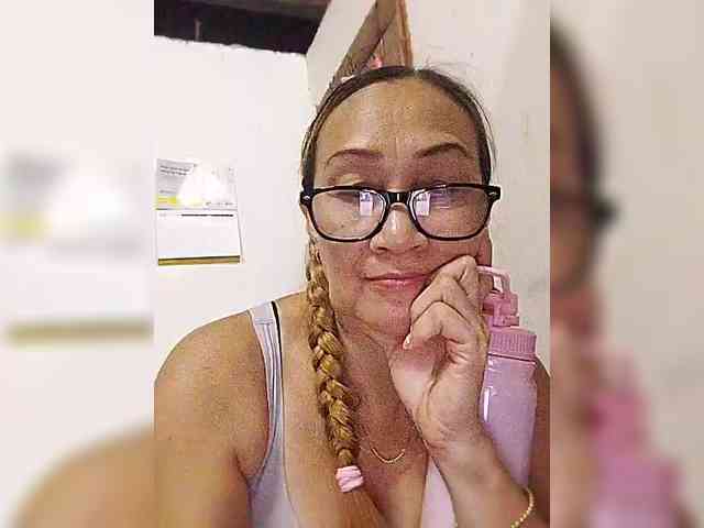 cherrywhite03 webcam