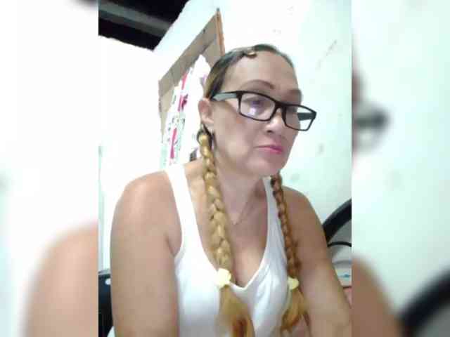 cherrywhite03 webcam