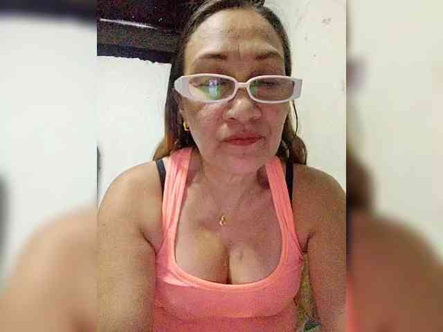 cherrywhite03 webcam