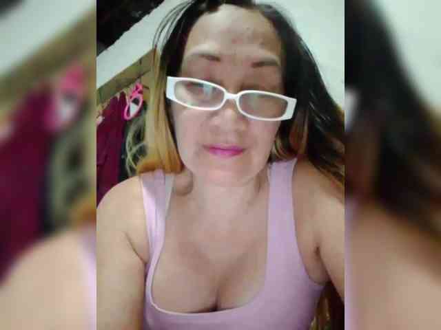 cherrywhite03 webcam