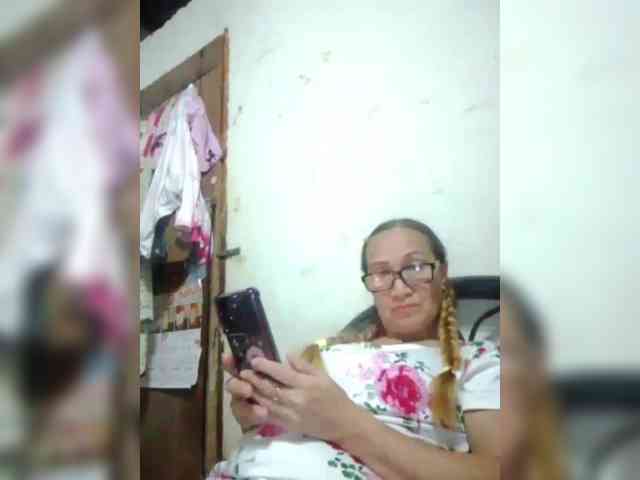 cherrywhite03 webcam