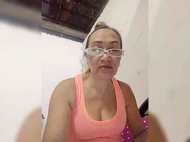 cherrywhite03 webcam