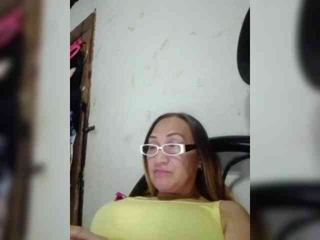 cherrywhite03 webcam