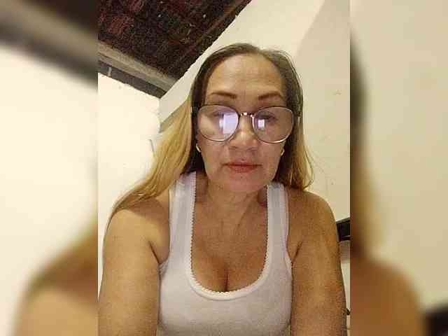 cherrywhite03 webcam