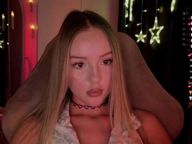 Nestyzz's BongaCams show and profile