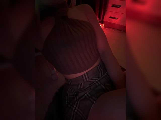 Nestyzz's BongaCams show and profile