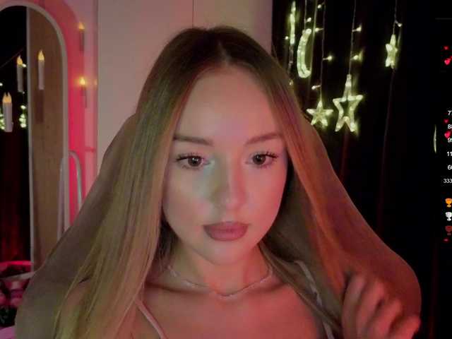 Nestyzz's BongaCams show and profile