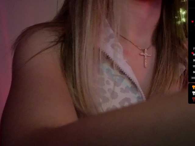 Nestyzz's BongaCams show and profile