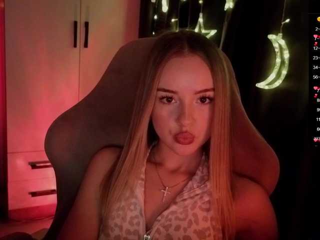 Nestyzz's BongaCams show and profile