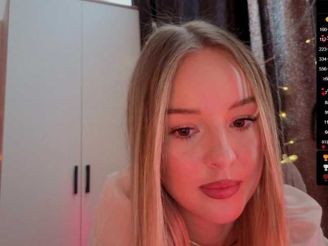 Nestyzz's BongaCams show and profile