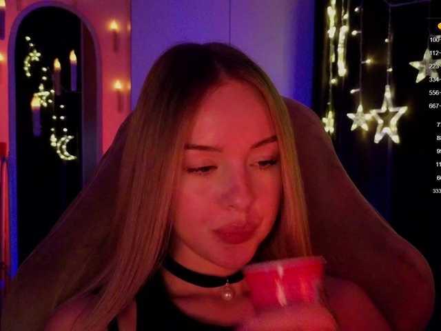 Nestyzz's BongaCams show and profile