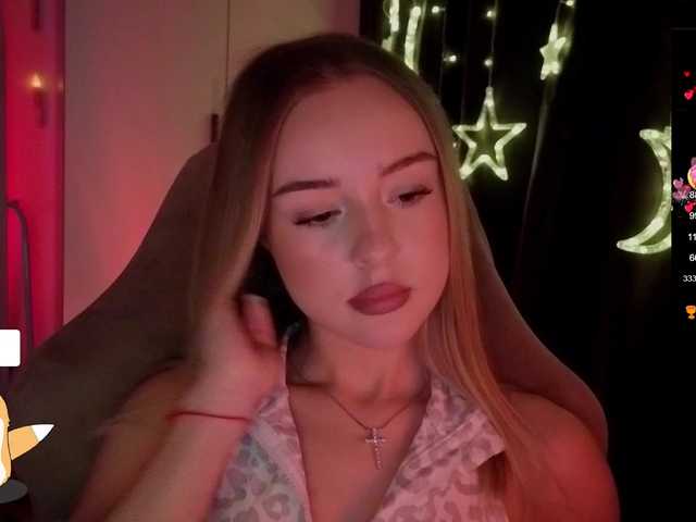 Nestyzz's BongaCams show and profile