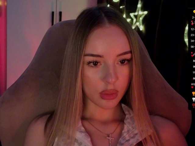 Nestyzz's BongaCams show and profile